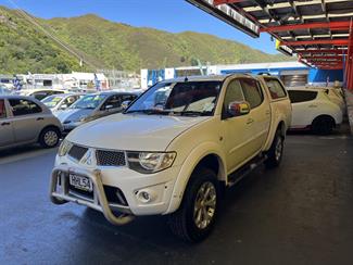 2014 Mitsubishi Triton - Thumbnail