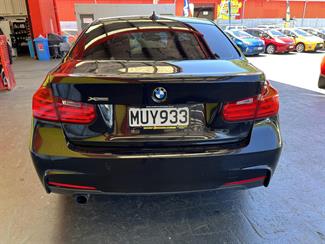 2012 BMW 320i - Thumbnail