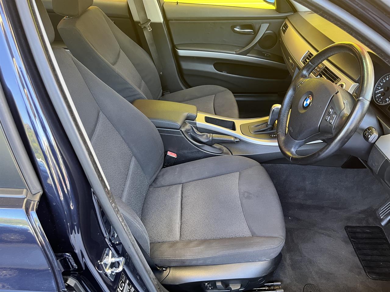 2006 BMW 320i