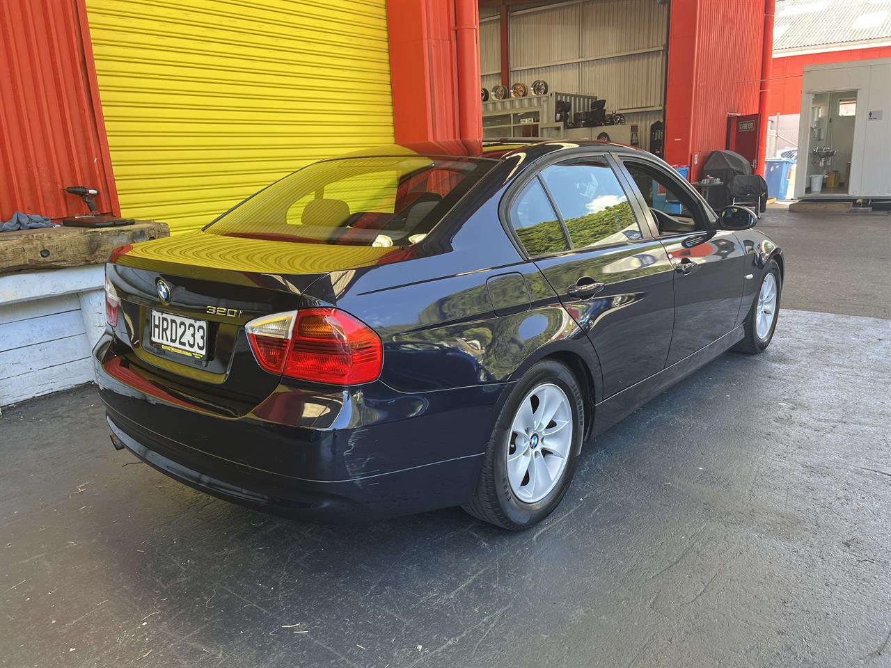 2006 BMW 320i