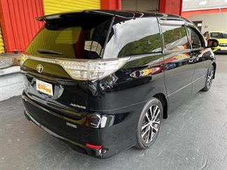 2015 Toyota Estima - Thumbnail