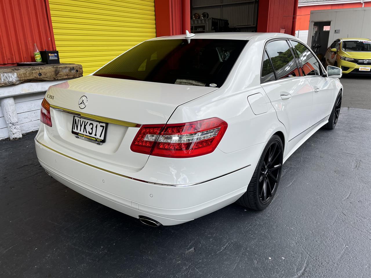 2010 Mercedes-Benz E350