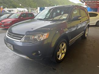 2009 Mitsubishi Outlander - Thumbnail