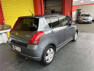 2005 Suzuki Swift - Thumbnail