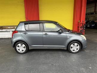 2005 Suzuki Swift - Thumbnail