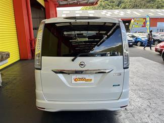 2013 Nissan Serena - Thumbnail