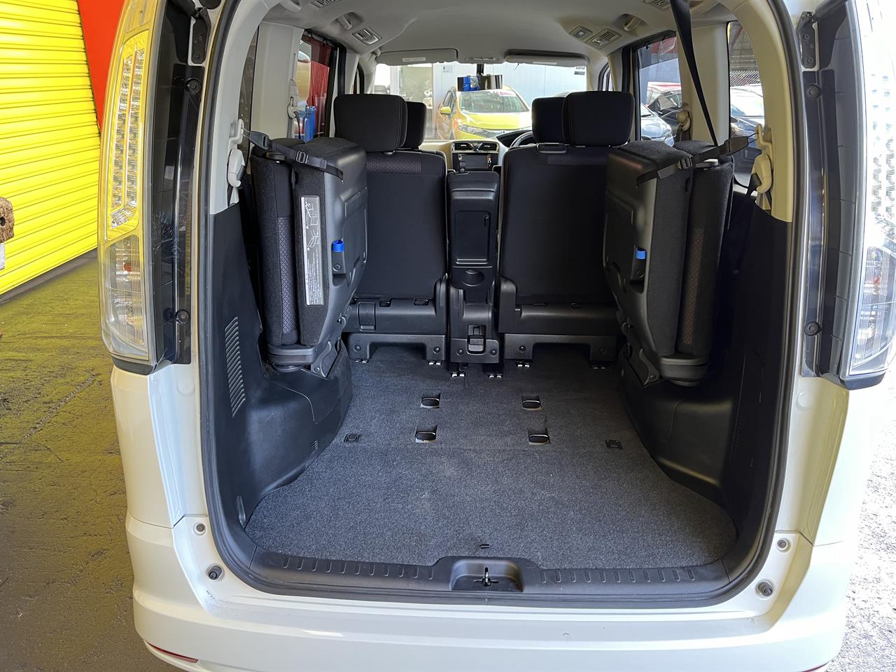 2013 Nissan Serena