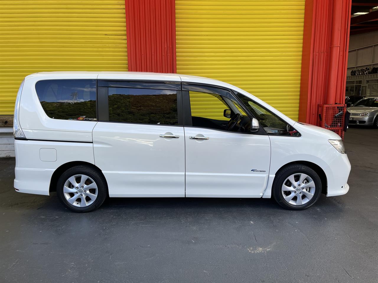 2013 Nissan Serena