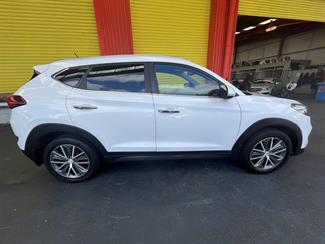 2015 Hyundai TUCSON - Thumbnail