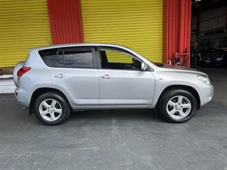 2007 Toyota RAV4 - Thumbnail