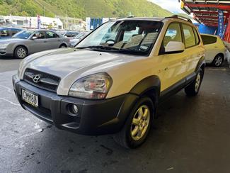 2005 Hyundai TUCSON - Thumbnail