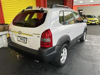 2005 Hyundai TUCSON - Thumbnail