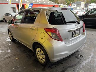 2014 Toyota Vitz - Thumbnail