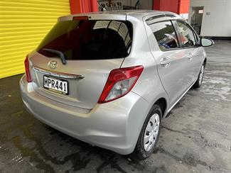 2014 Toyota Vitz - Thumbnail