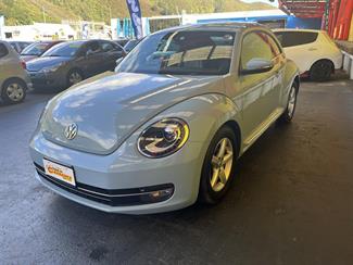 2013 Volkswagen Beetle - Thumbnail