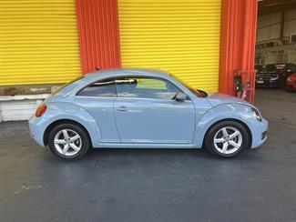 2013 Volkswagen Beetle - Thumbnail