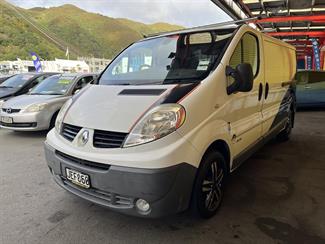 2015 Renault Trafic - Thumbnail