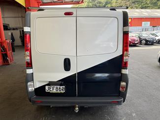 2015 Renault Trafic - Thumbnail