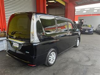 2013 Nissan Serena - Thumbnail