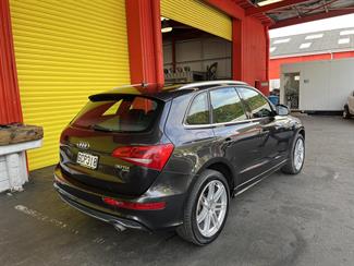 2011 Audi Q5 - Thumbnail