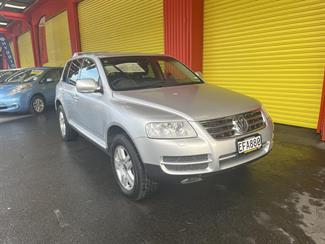 2005 Volkswagen Touareg - Thumbnail