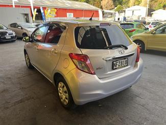 2012 Toyota Vitz - Thumbnail