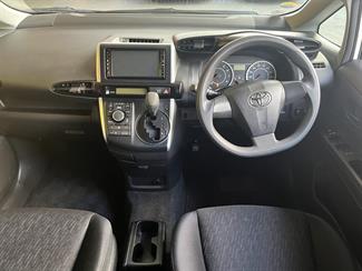 2009 Toyota Wish - Thumbnail