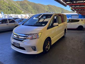 2012 Nissan Serena - Thumbnail