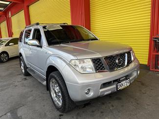 2006 Nissan pathfinder - Thumbnail