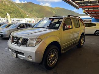 2006 Nissan pathfinder - Thumbnail