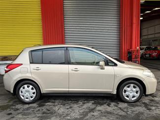 2012 Nissan Tiida - Thumbnail