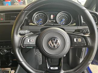 2016 Volkswagen Golf - Thumbnail