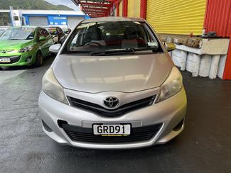 2013 Toyota YARIS - Thumbnail