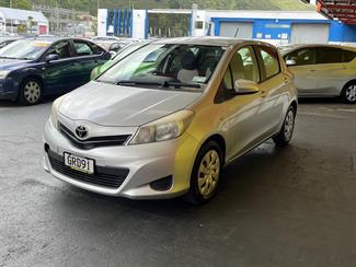 2013 Toyota YARIS - Thumbnail