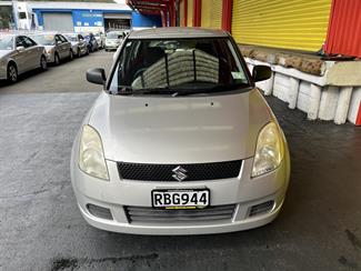 2005 Suzuki Swift - Thumbnail