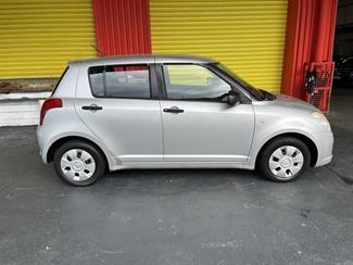 2005 Suzuki Swift - Thumbnail