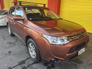 2013 Mitsubishi Outlander - Thumbnail