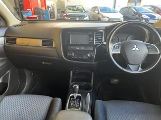 2013 Mitsubishi Outlander - Thumbnail