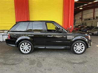 2010 Land Rover Range Rover - Thumbnail