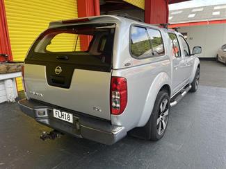 2010 Nissan Navara - Thumbnail