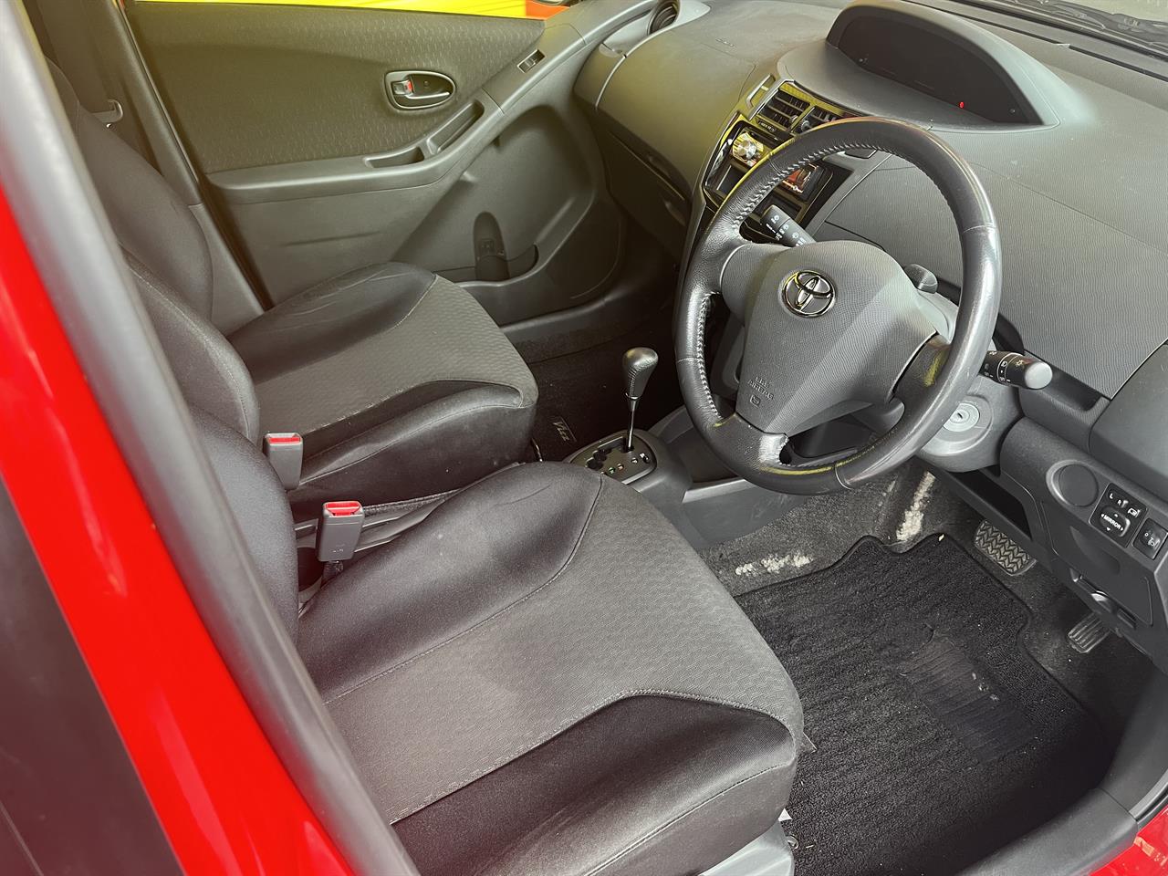 2005 Toyota Vitz