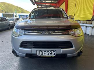 2013 Mitsubishi Outlander - Thumbnail