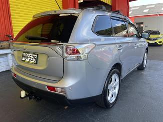 2013 Mitsubishi Outlander - Thumbnail