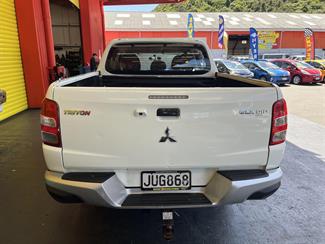 2016 Mitsubishi Triton - Thumbnail