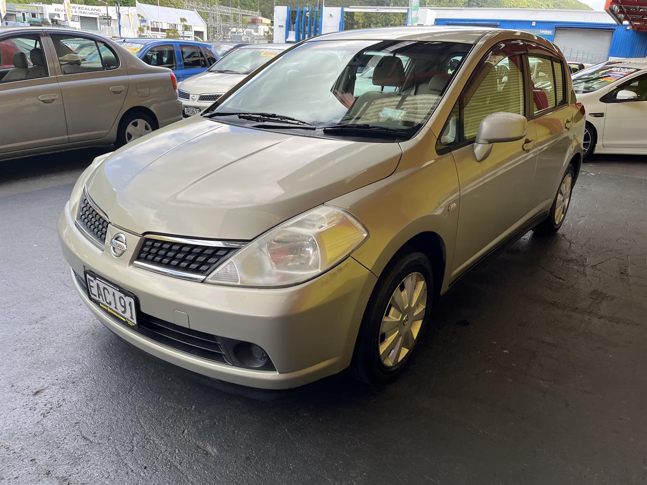 2005 Nissan Tiida