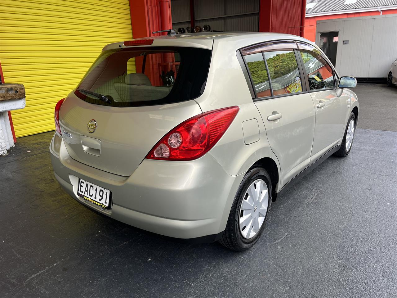 2005 Nissan Tiida