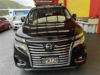 2014 Nissan ELGRAND - Thumbnail