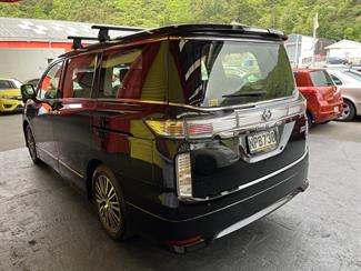 2014 Nissan ELGRAND - Thumbnail