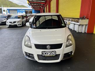 2005 Suzuki Swift - Thumbnail