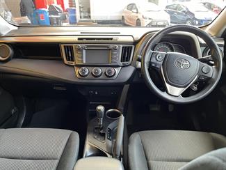 2015 Toyota RAV4 - Thumbnail